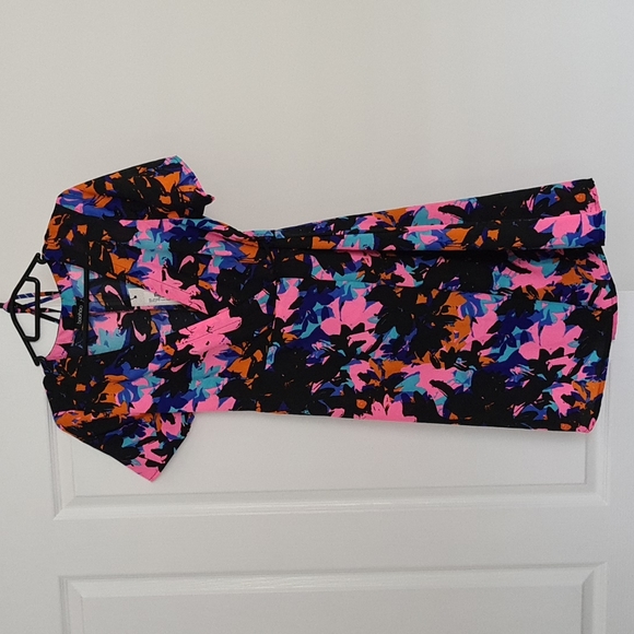 Boohoo Dresses & Skirts - Boohoo woven wrap front floral print dress, UK10